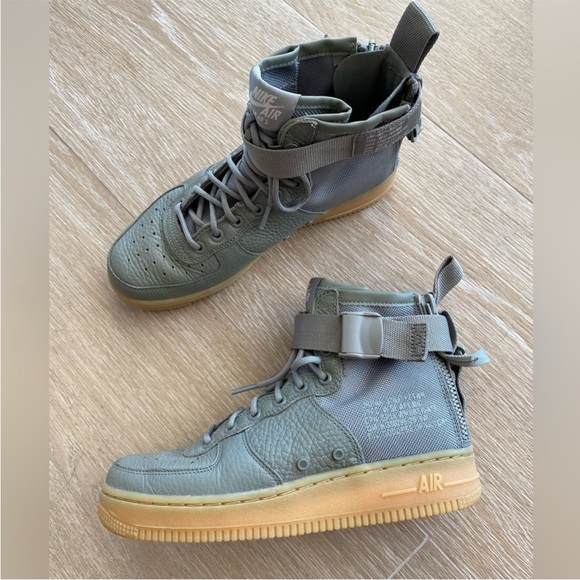 Nike Womens 2018 SF Air force 1 Mid ‘dark stucco’ sneakers!! Size US 7.5!! - Picture 2 of 11